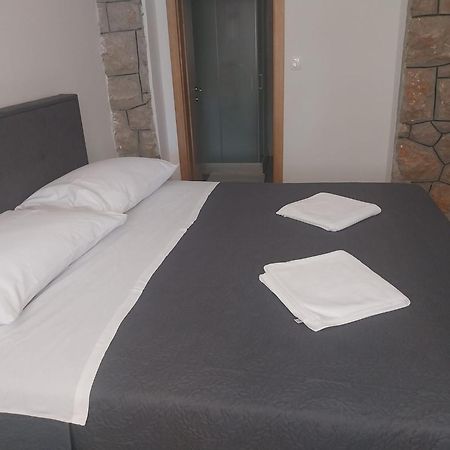 Apartmani I Sobe Grga Starigrad Paklenica Luaran gambar
