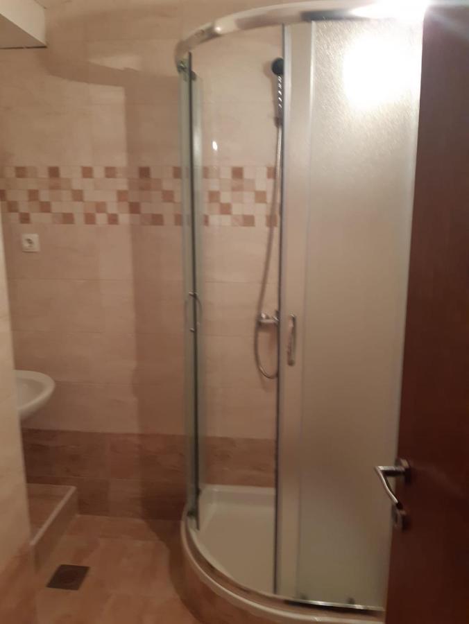 Apartmani I Sobe Grga Starigrad Paklenica Luaran gambar