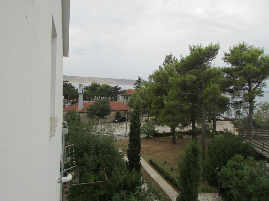 Apartmani I Sobe Grga Starigrad Paklenica Bilik gambar