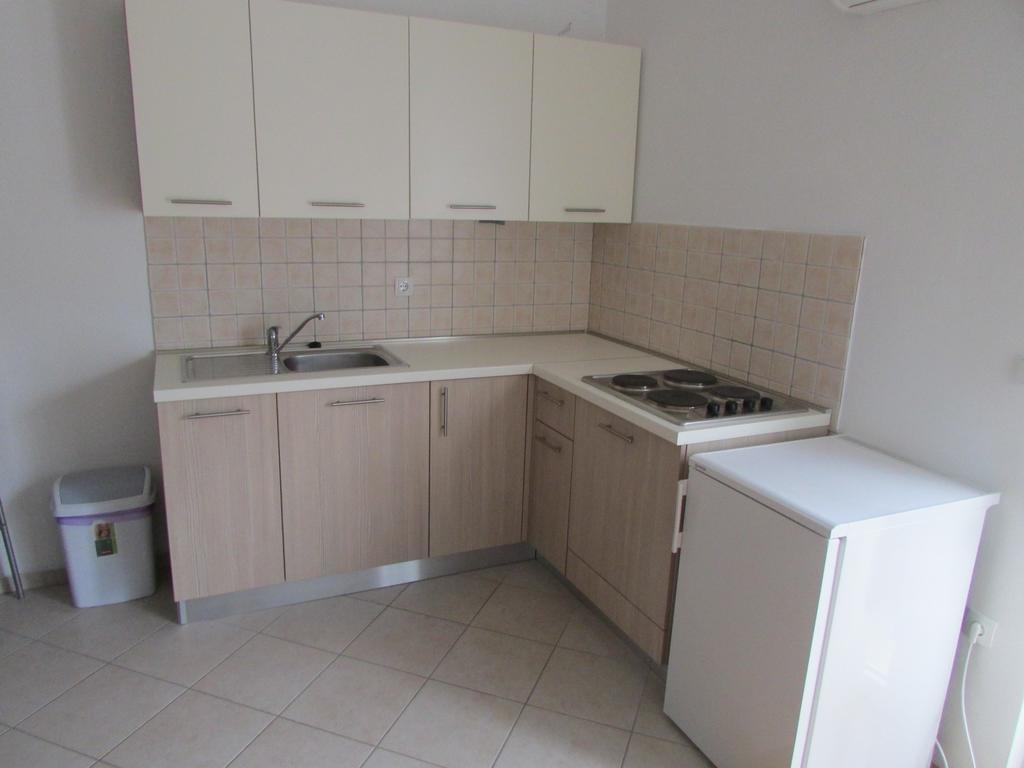 Apartmani I Sobe Grga Starigrad Paklenica Bilik gambar