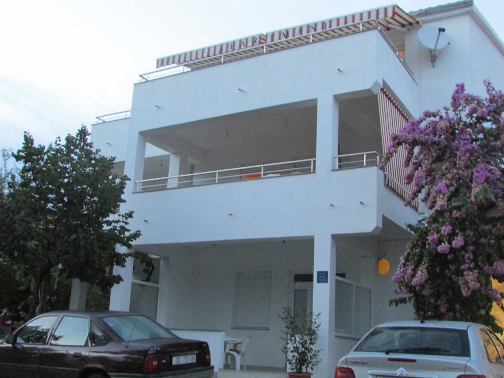 Apartmani I Sobe Grga Starigrad Paklenica Bilik gambar