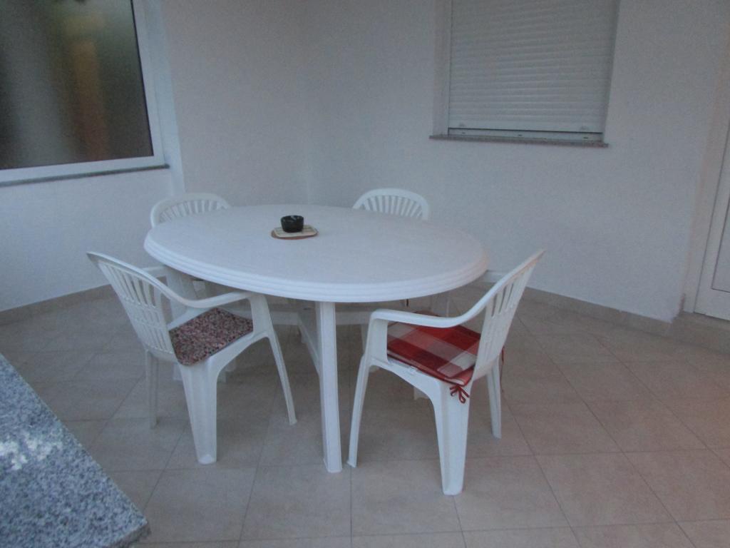 Apartmani I Sobe Grga Starigrad Paklenica Bilik gambar