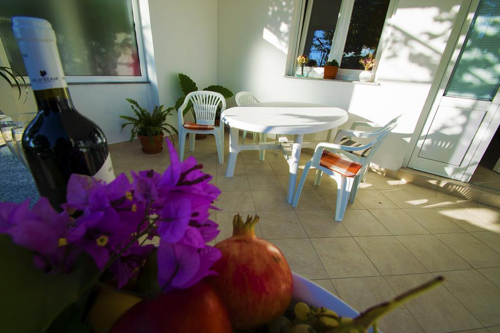 Apartmani I Sobe Grga Starigrad Paklenica Luaran gambar