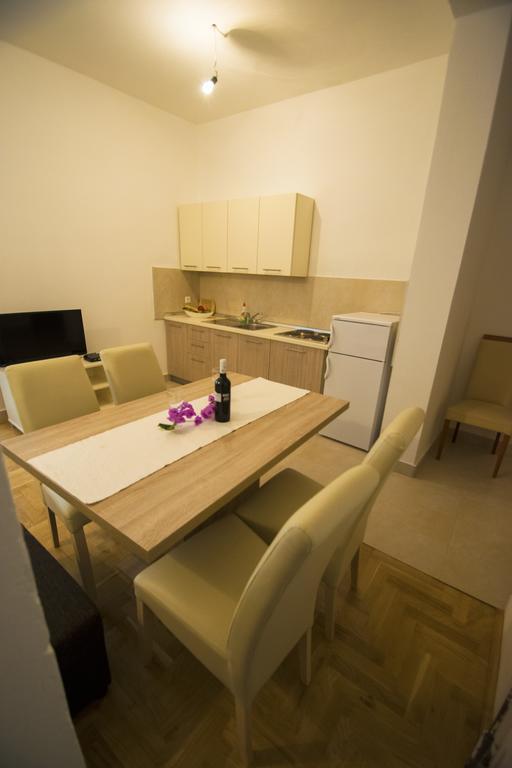 Apartmani I Sobe Grga Starigrad Paklenica Luaran gambar