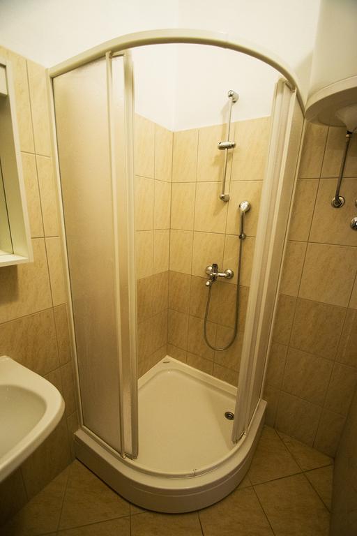 Apartmani I Sobe Grga Starigrad Paklenica Luaran gambar