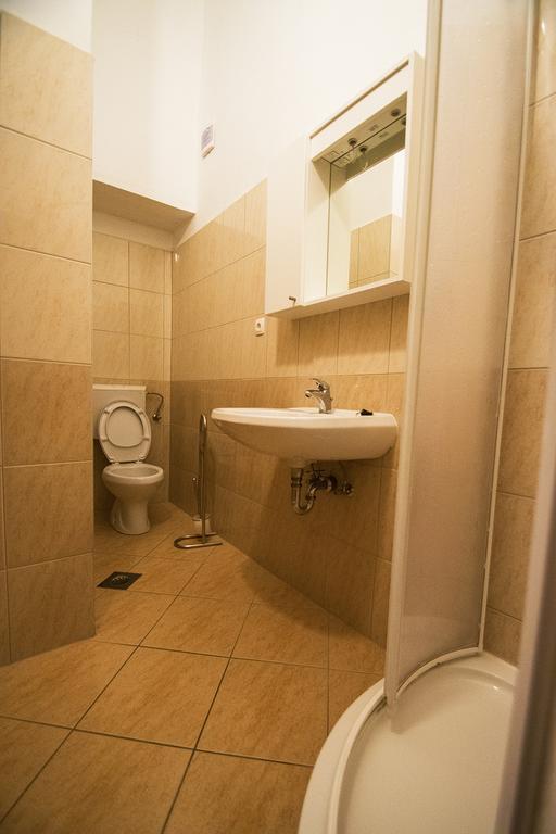 Apartmani I Sobe Grga Starigrad Paklenica Luaran gambar