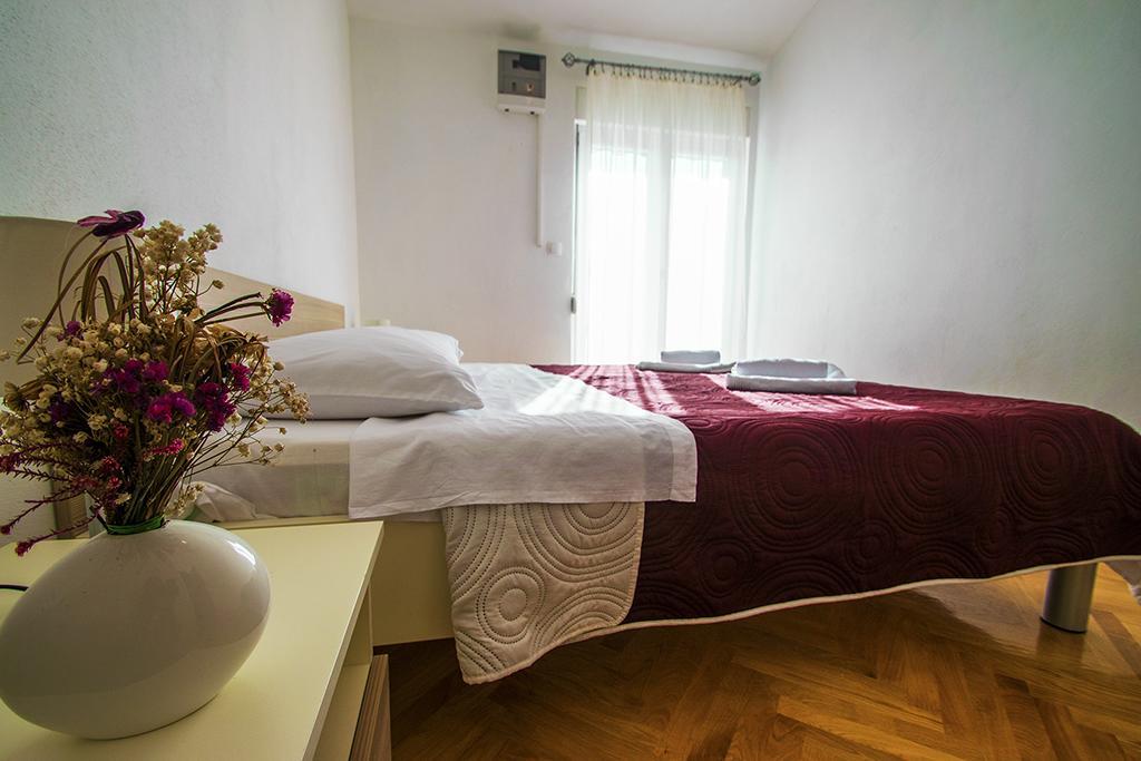 Apartmani I Sobe Grga Starigrad Paklenica Luaran gambar