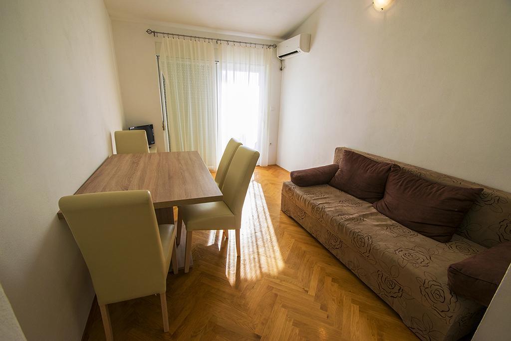 Apartmani I Sobe Grga Starigrad Paklenica Luaran gambar