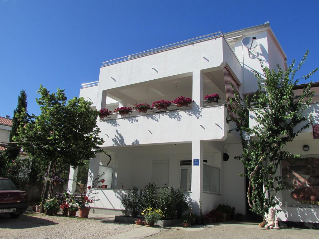 Apartmani I Sobe Grga Starigrad Paklenica Luaran gambar