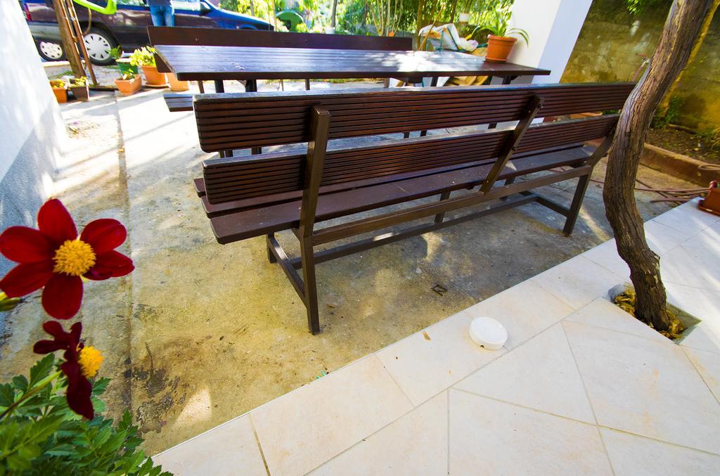 Apartmani I Sobe Grga Starigrad Paklenica Luaran gambar