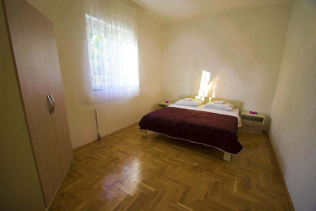 Apartmani I Sobe Grga Starigrad Paklenica Luaran gambar